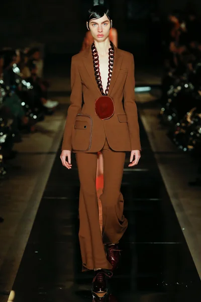 Look 36